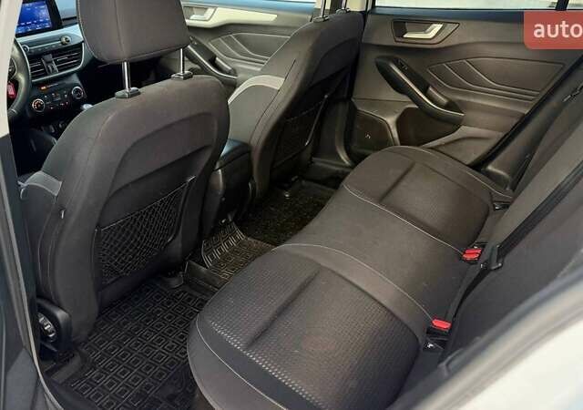 Белый Форд Фокус, объемом двигателя 1.5 л и пробегом 239 тыс. км за 12100 $, фото 7 на Automoto.ua