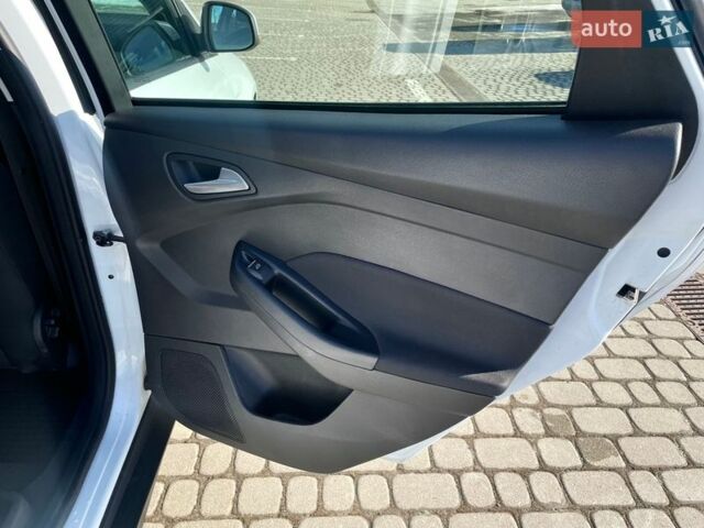 Белый Форд Фокус, объемом двигателя 1.6 л и пробегом 102 тыс. км за 10700 $, фото 27 на Automoto.ua