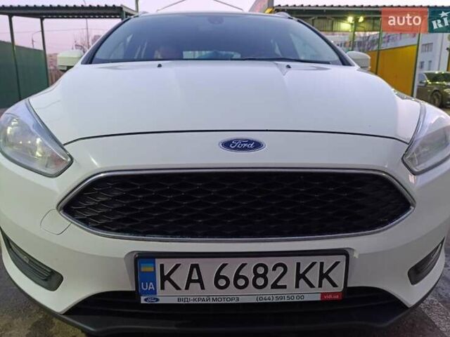 Белый Форд Фокус, объемом двигателя 1 л и пробегом 187 тыс. км за 8800 $, фото 5 на Automoto.ua