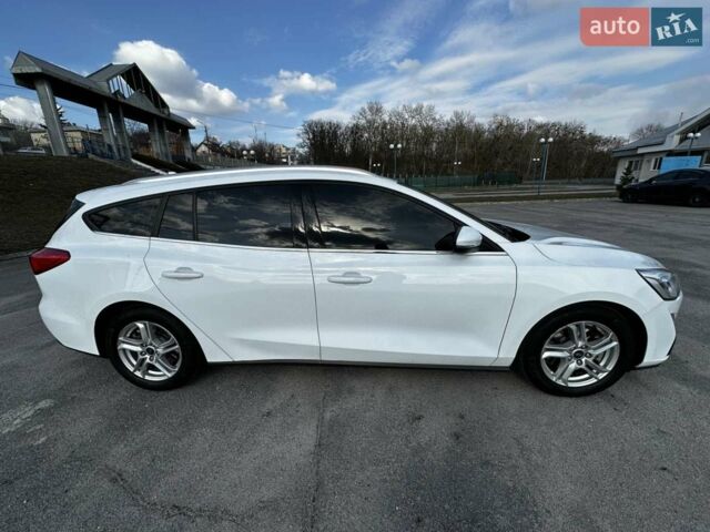Білий Форд Фокус, об'ємом двигуна 1.5 л та пробігом 230 тис. км за 11400 $, фото 1 на Automoto.ua