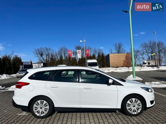 Белый Форд Фокус, объемом двигателя 1.6 л и пробегом 102 тыс. км за 10700 $, фото 7 на Automoto.ua