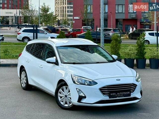 Белый Форд Фокус, объемом двигателя 2 л и пробегом 218 тыс. км за 16500 $, фото 1 на Automoto.ua