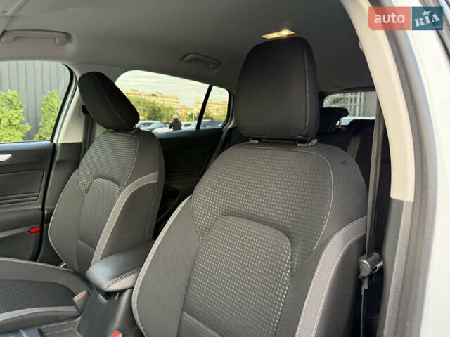 Белый Форд Фокус, объемом двигателя 2 л и пробегом 218 тыс. км за 16500 $, фото 23 на Automoto.ua