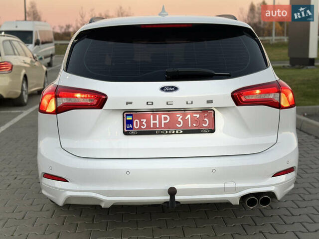 Белый Форд Фокус, объемом двигателя 1.5 л и пробегом 160 тыс. км за 15500 $, фото 5 на Automoto.ua