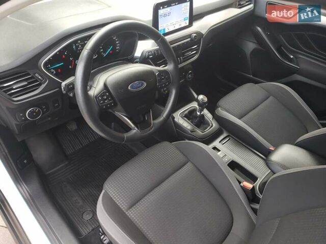 Белый Форд Фокус, объемом двигателя 1.5 л и пробегом 187 тыс. км за 13950 $, фото 49 на Automoto.ua