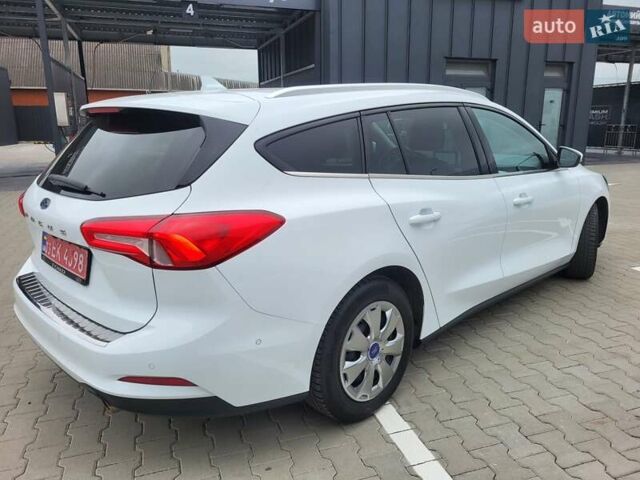 Белый Форд Фокус, объемом двигателя 1.5 л и пробегом 190 тыс. км за 14500 $, фото 69 на Automoto.ua