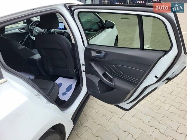 Белый Форд Фокус, объемом двигателя 1.5 л и пробегом 190 тыс. км за 14500 $, фото 24 на Automoto.ua