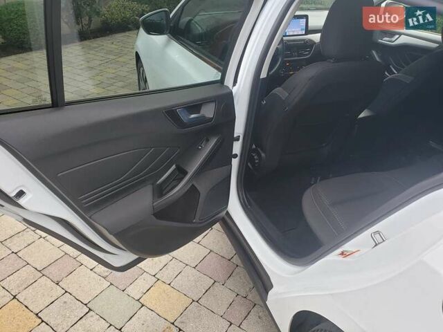 Белый Форд Фокус, объемом двигателя 1.5 л и пробегом 187 тыс. км за 13950 $, фото 57 на Automoto.ua