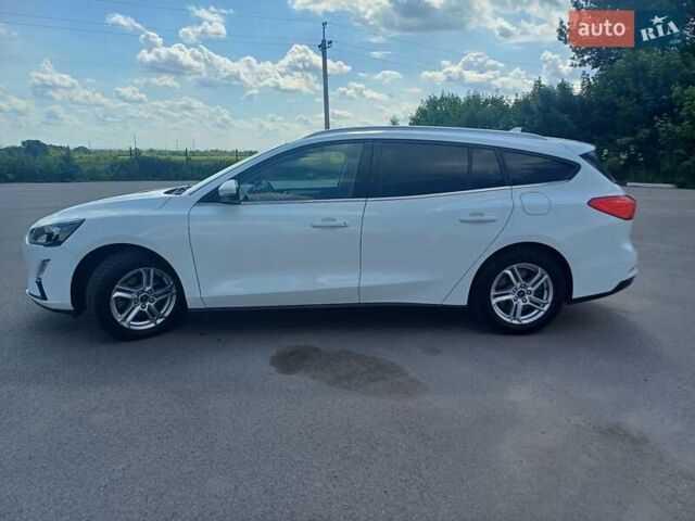 Белый Форд Фокус, объемом двигателя 1.5 л и пробегом 175 тыс. км за 11999 $, фото 10 на Automoto.ua
