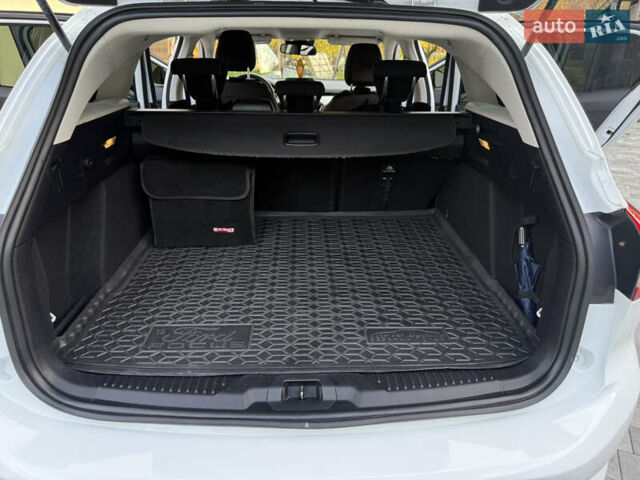 Білий Форд Фокус, об'ємом двигуна 1.5 л та пробігом 205 тис. км за 12400 $, фото 10 на Automoto.ua