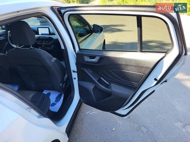 Белый Форд Фокус, объемом двигателя 1.5 л и пробегом 160 тыс. км за 13999 $, фото 55 на Automoto.ua