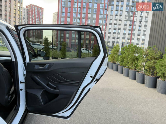 Белый Форд Фокус, объемом двигателя 2 л и пробегом 218 тыс. км за 16500 $, фото 45 на Automoto.ua