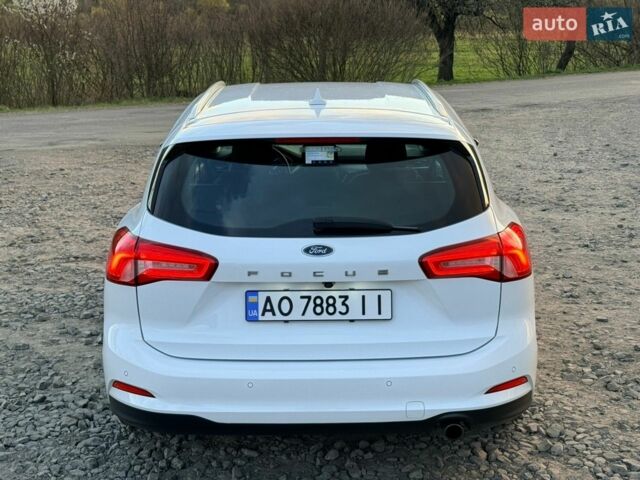 Белый Форд Фокус, объемом двигателя 2 л и пробегом 245 тыс. км за 13500 $, фото 14 на Automoto.ua