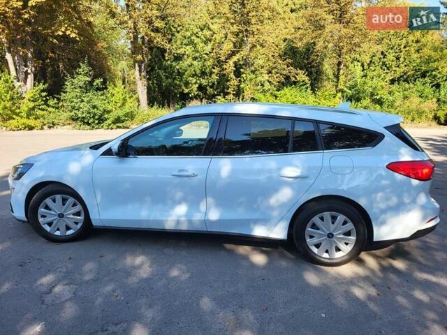 Белый Форд Фокус, объемом двигателя 1.5 л и пробегом 160 тыс. км за 13999 $, фото 9 на Automoto.ua