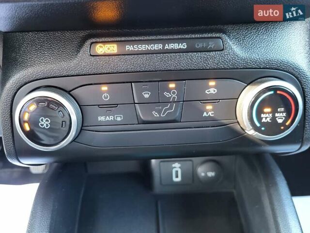 Белый Форд Фокус, объемом двигателя 1.5 л и пробегом 160 тыс. км за 13999 $, фото 32 на Automoto.ua