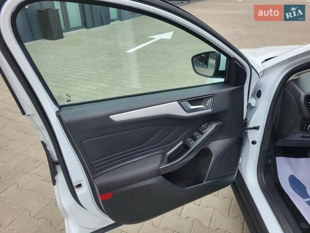 Белый Форд Фокус, объемом двигателя 1.5 л и пробегом 190 тыс. км за 14500 $, фото 75 на Automoto.ua