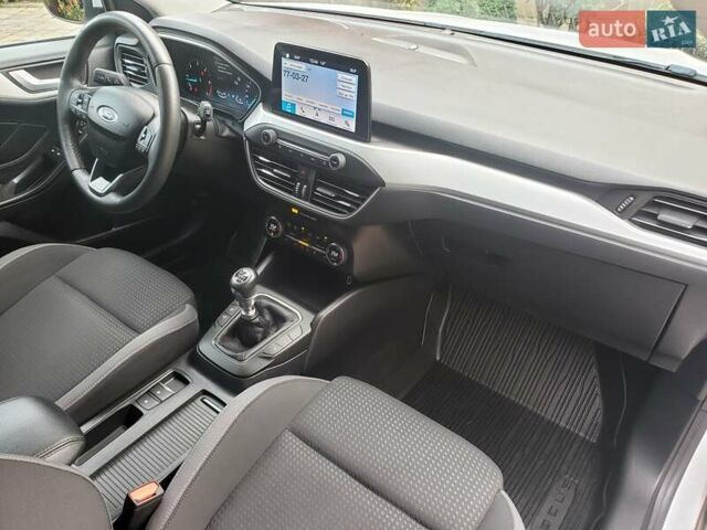 Белый Форд Фокус, объемом двигателя 1.5 л и пробегом 187 тыс. км за 13950 $, фото 53 на Automoto.ua