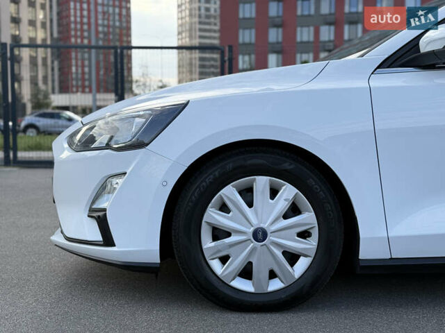 Белый Форд Фокус, объемом двигателя 2 л и пробегом 218 тыс. км за 16500 $, фото 16 на Automoto.ua