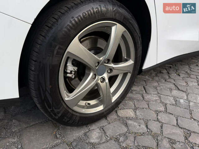Білий Форд Фокус, об'ємом двигуна 1.5 л та пробігом 205 тис. км за 12400 $, фото 18 на Automoto.ua