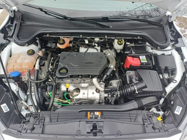 Белый Форд Фокус, объемом двигателя 1.5 л и пробегом 175 тыс. км за 12800 $, фото 18 на Automoto.ua