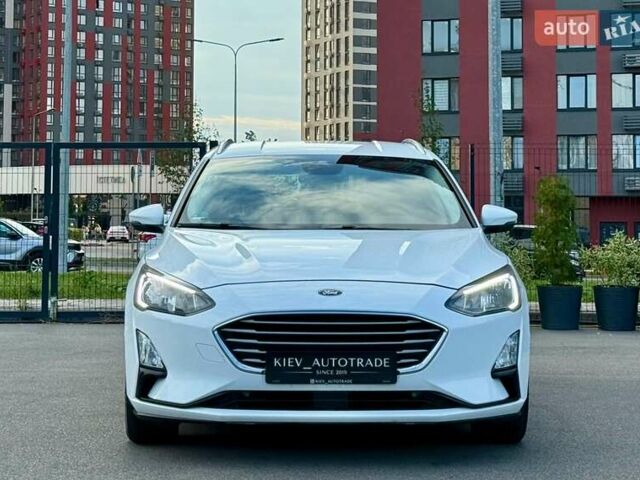 Белый Форд Фокус, объемом двигателя 2 л и пробегом 218 тыс. км за 16500 $, фото 2 на Automoto.ua