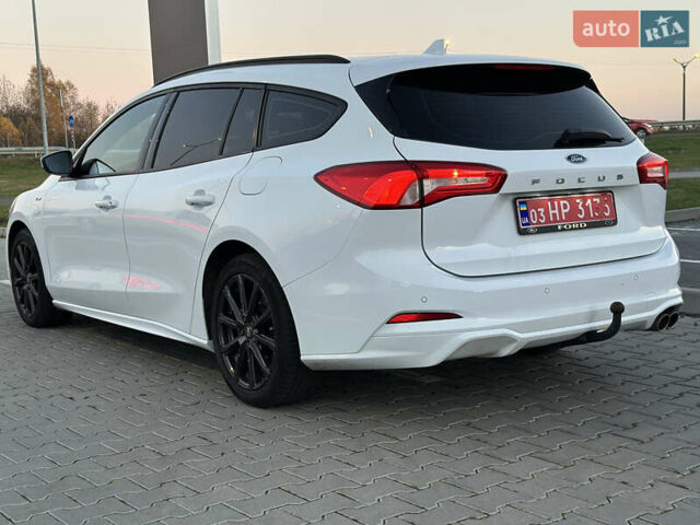 Белый Форд Фокус, объемом двигателя 1.5 л и пробегом 160 тыс. км за 15500 $, фото 3 на Automoto.ua