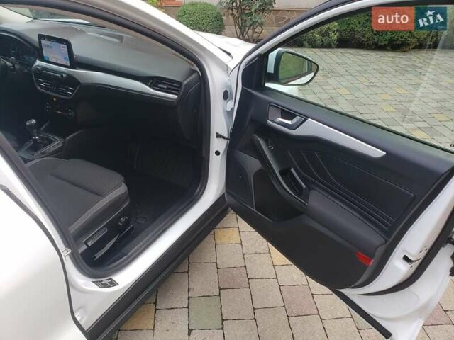 Белый Форд Фокус, объемом двигателя 1.5 л и пробегом 187 тыс. км за 13950 $, фото 51 на Automoto.ua