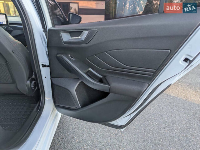 Белый Форд Фокус, объемом двигателя 1.5 л и пробегом 160 тыс. км за 15500 $, фото 19 на Automoto.ua