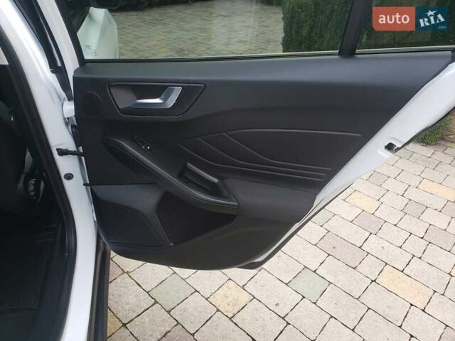 Белый Форд Фокус, объемом двигателя 1.5 л и пробегом 187 тыс. км за 13950 $, фото 56 на Automoto.ua