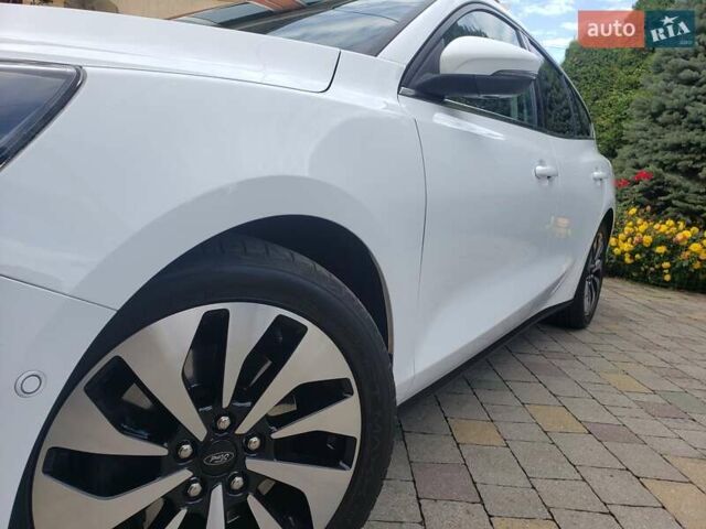 Белый Форд Фокус, объемом двигателя 1.5 л и пробегом 187 тыс. км за 13950 $, фото 5 на Automoto.ua