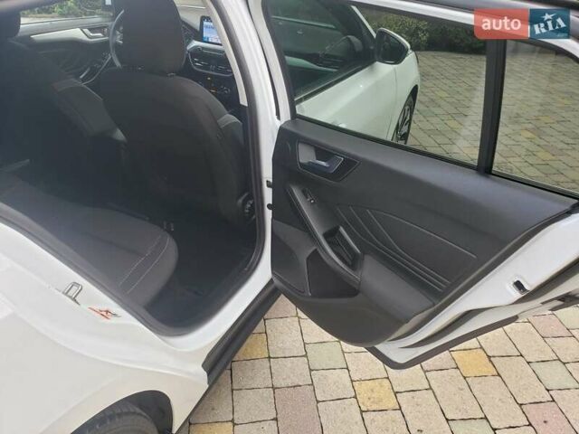 Белый Форд Фокус, объемом двигателя 1.5 л и пробегом 187 тыс. км за 13950 $, фото 55 на Automoto.ua