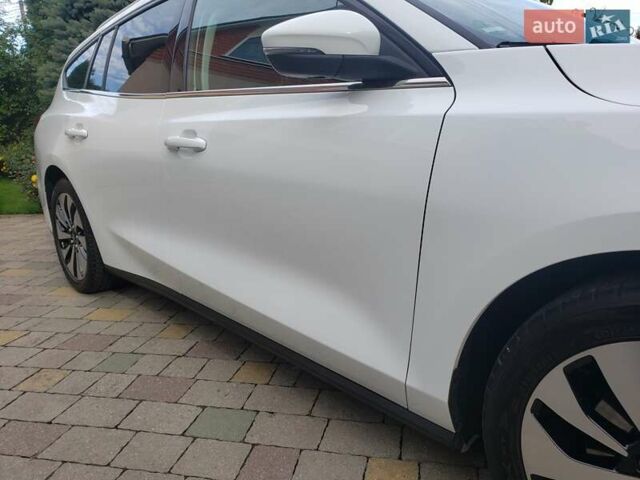 Белый Форд Фокус, объемом двигателя 1.5 л и пробегом 187 тыс. км за 13950 $, фото 32 на Automoto.ua