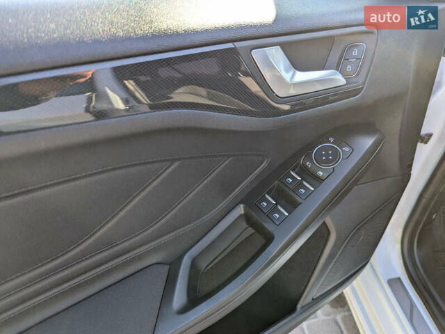 Белый Форд Фокус, объемом двигателя 1.5 л и пробегом 160 тыс. км за 15500 $, фото 44 на Automoto.ua