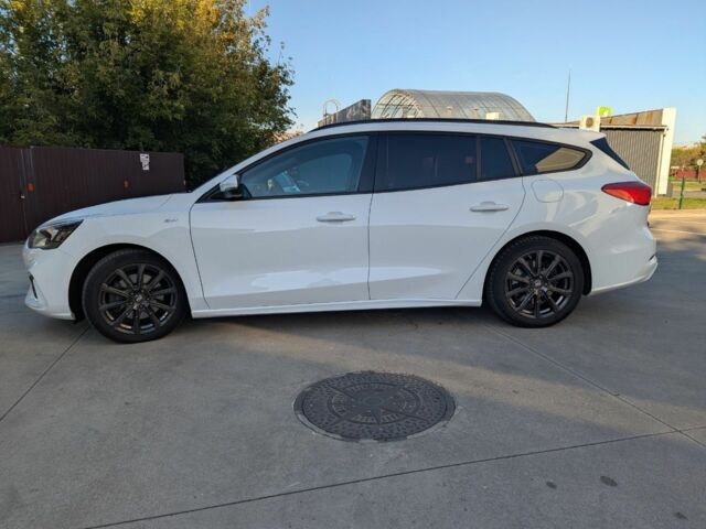 Белый Форд Фокус, объемом двигателя 1.5 л и пробегом 159 тыс. км за 15300 $, фото 3 на Automoto.ua