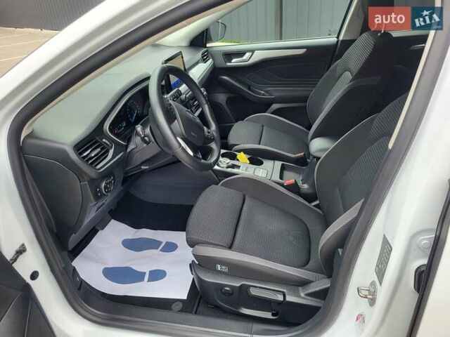 Белый Форд Фокус, объемом двигателя 1.5 л и пробегом 190 тыс. км за 14500 $, фото 78 на Automoto.ua