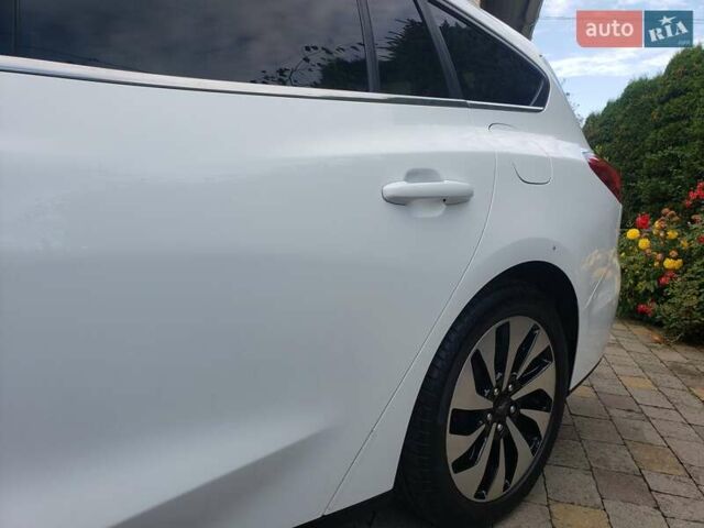 Белый Форд Фокус, объемом двигателя 1.5 л и пробегом 187 тыс. км за 13950 $, фото 8 на Automoto.ua