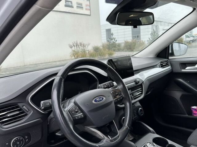 Белый Форд Фокус, объемом двигателя 1.5 л и пробегом 231 тыс. км за 12900 $, фото 4 на Automoto.ua