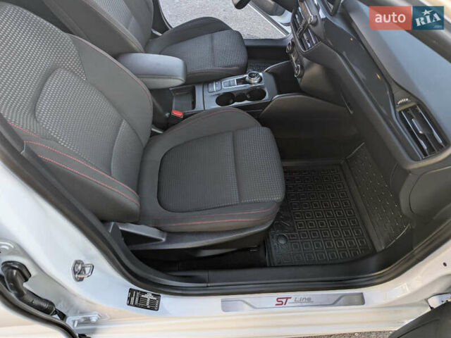 Белый Форд Фокус, объемом двигателя 1.5 л и пробегом 160 тыс. км за 15500 $, фото 49 на Automoto.ua