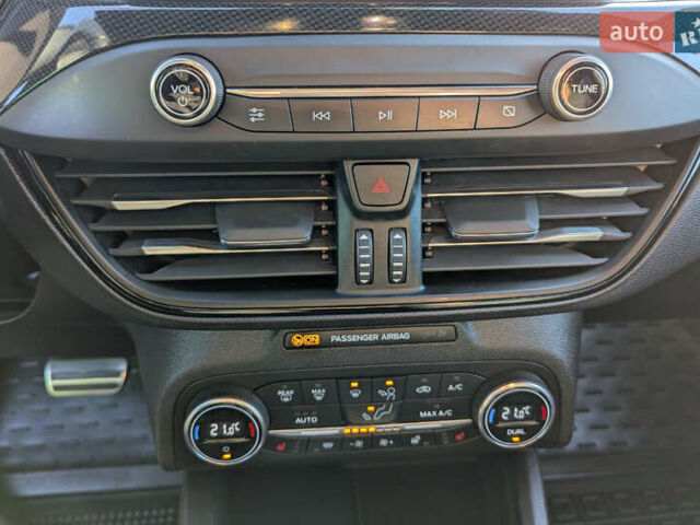 Белый Форд Фокус, объемом двигателя 1.5 л и пробегом 160 тыс. км за 15500 $, фото 17 на Automoto.ua