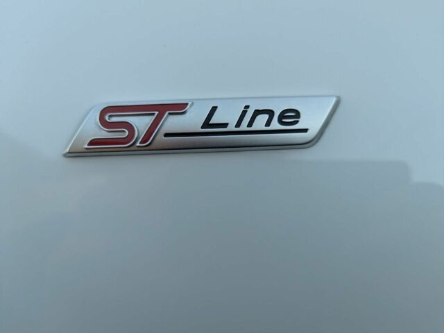 Белый Форд Фокус, объемом двигателя 1.5 л и пробегом 159 тыс. км за 15300 $, фото 2 на Automoto.ua