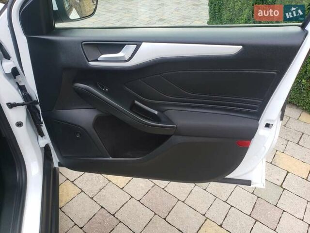 Белый Форд Фокус, объемом двигателя 1.5 л и пробегом 187 тыс. км за 13950 $, фото 52 на Automoto.ua