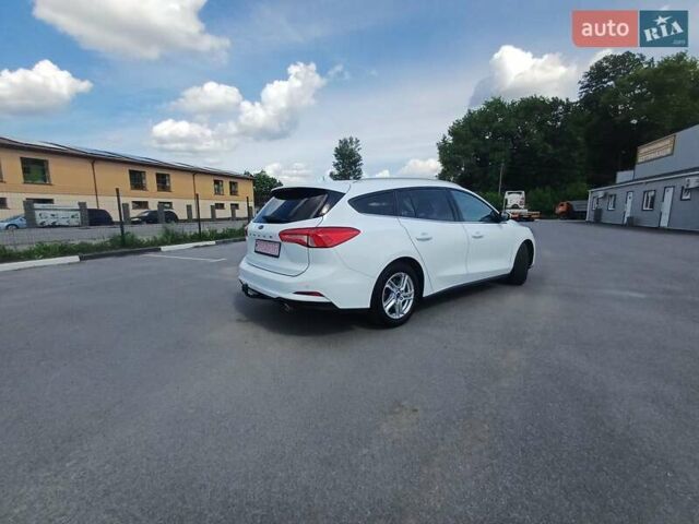 Белый Форд Фокус, объемом двигателя 1.5 л и пробегом 175 тыс. км за 11999 $, фото 2 на Automoto.ua