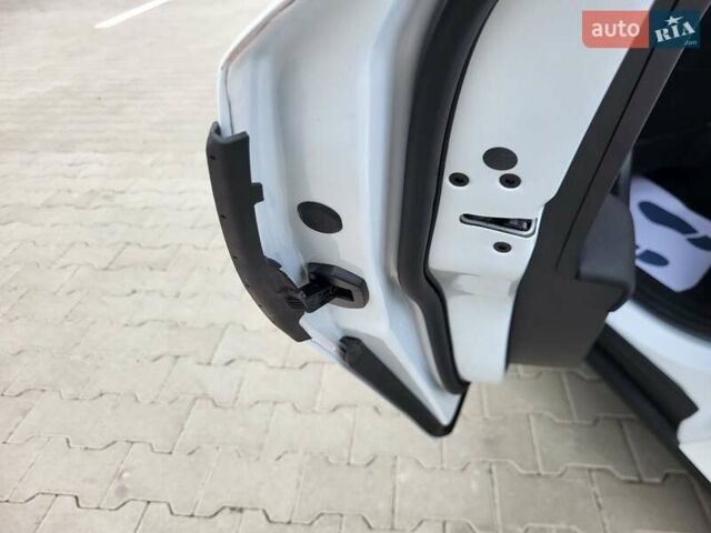 Белый Форд Фокус, объемом двигателя 1.5 л и пробегом 190 тыс. км за 14500 $, фото 13 на Automoto.ua