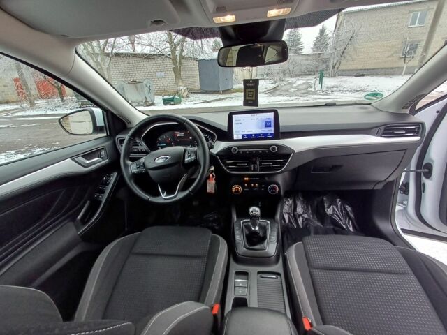 Белый Форд Фокус, объемом двигателя 1.5 л и пробегом 175 тыс. км за 12800 $, фото 13 на Automoto.ua