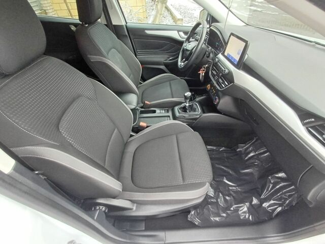 Белый Форд Фокус, объемом двигателя 1.5 л и пробегом 175 тыс. км за 12800 $, фото 10 на Automoto.ua