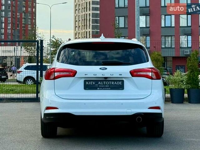 Белый Форд Фокус, объемом двигателя 2 л и пробегом 218 тыс. км за 16500 $, фото 8 на Automoto.ua