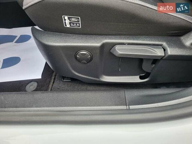 Белый Форд Фокус, объемом двигателя 1.5 л и пробегом 190 тыс. км за 14500 $, фото 79 на Automoto.ua