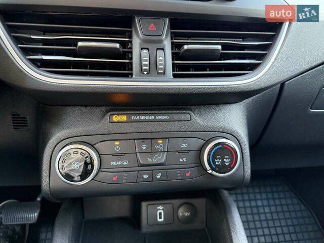 Белый Форд Фокус, объемом двигателя 2 л и пробегом 218 тыс. км за 16500 $, фото 28 на Automoto.ua