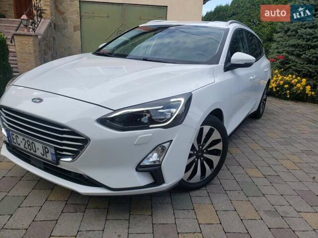 Белый Форд Фокус, объемом двигателя 1.5 л и пробегом 187 тыс. км за 13950 $, фото 2 на Automoto.ua