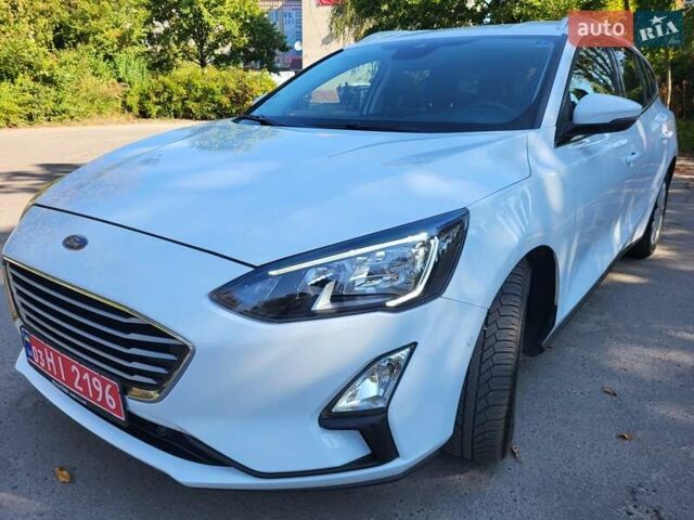 Белый Форд Фокус, объемом двигателя 1.5 л и пробегом 160 тыс. км за 13999 $, фото 4 на Automoto.ua